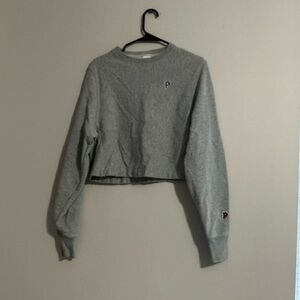 PINK Victoria’s Secret Cropped Crewneck Sweatshirt Gray Mini P Logo Athleisure